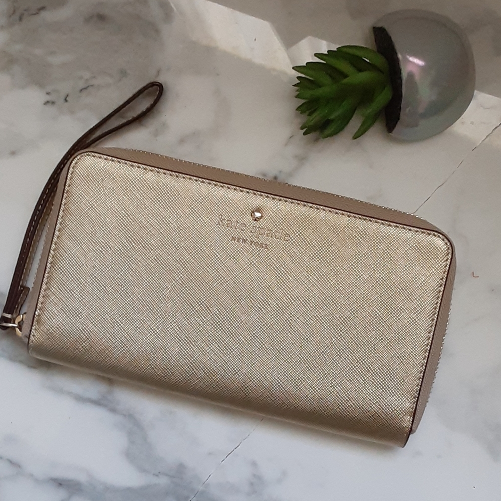 Nwot Kate Spade tech wallet/wristlet